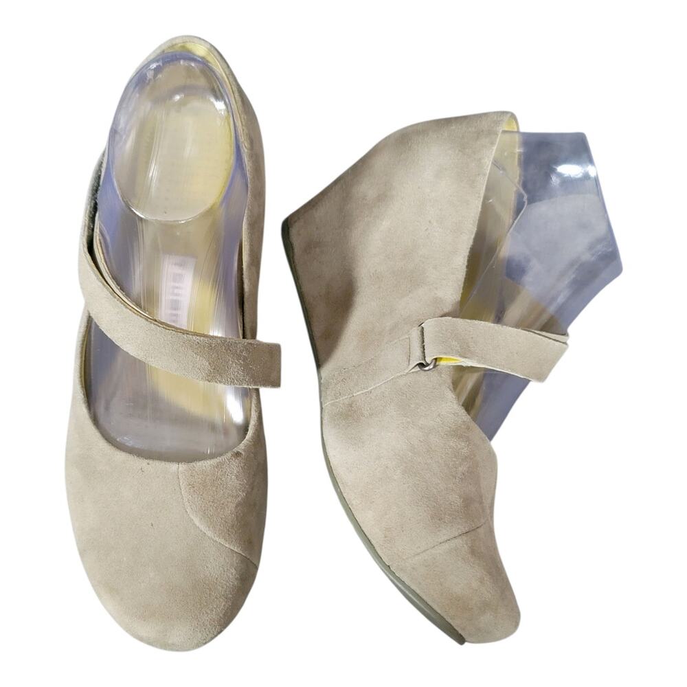 Tsubo Green Suede Wedge Heel Mary Jane  Shoes Closed Toe Women's‎ Size 8 US - Picture 9 of 13